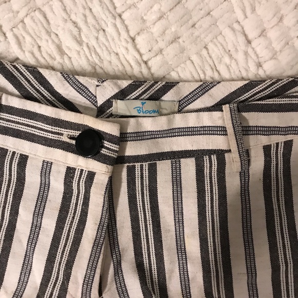 Bloom Sz S Pinstripe Linen Shorts - Picture 2 of 4